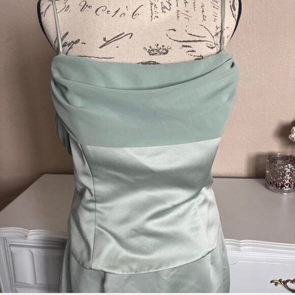 Green prom skirt - Picture 2 of 6